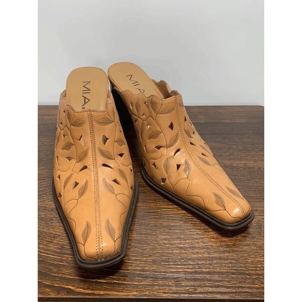 Mia Women’s Vicki Laser Cut Leaf Pattern Slip-On Leather Mules Tan Size 9